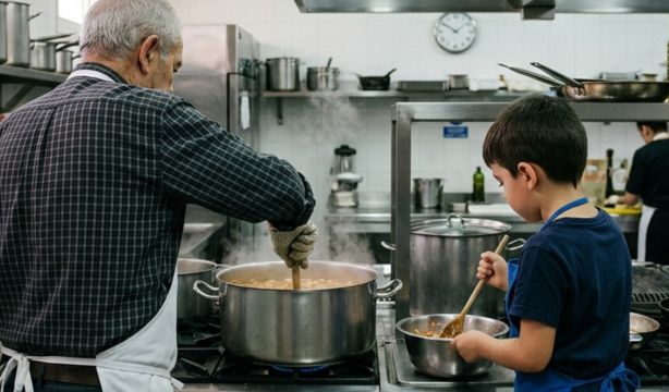 Castellón Senior Chef: el concurso intergeneracional en el que los mayores cocinan con sus nietos