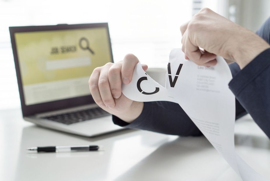 bigstock cv senior despreciados informe adecco 6 928x621 bigstock cv senior despreciados informe adecco 6 928x621