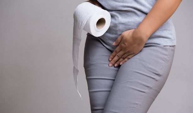 ¿Qué es la dermatitis asociada a la incontinencia y cómo se trata?