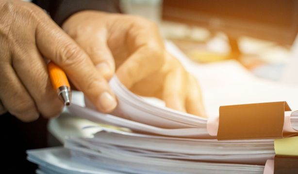 Los autónomos, obligados a dedicar 226 horas al año a burocracia: "No nos dejan conciliar" Inicio