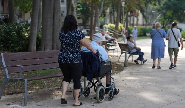 Comunidad Valenciana habilita la presentación telemática de la Dependencia. europapress