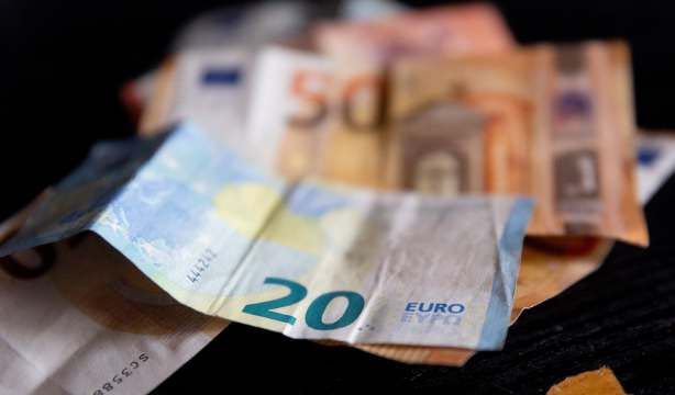 dinero1aok