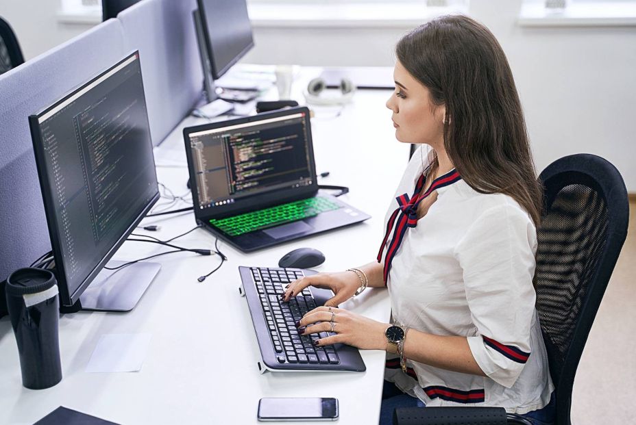 España supera los 1,08 millones de empleos tecnológicos, pero solo el 20% son mujeres (Fuente: BigStock) España supera los 1,08 millones de empleos tecnológicos, pero solo el 20% son mujeres (Fuente: BigStock)