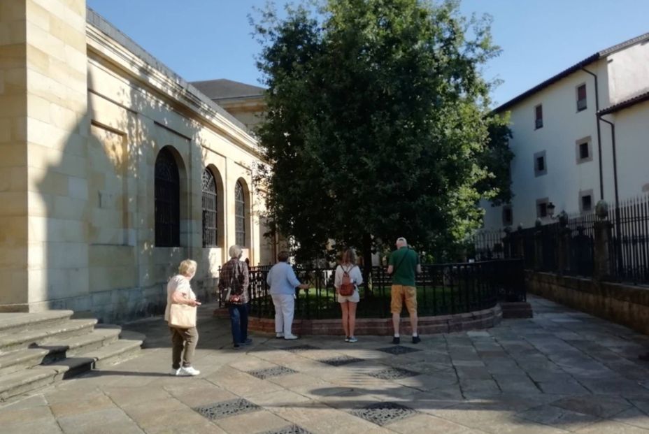 Árbol de Gernika(Fuente: EuropaPress) Árbol de Gernika(Fuente: EuropaPress)