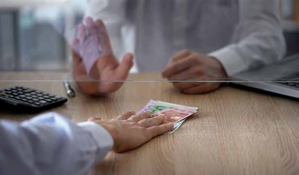 El 76,5% de los clientes bancarios reclama atención humana: "Todo lo logrado está en el aire". Foto: bigstock
