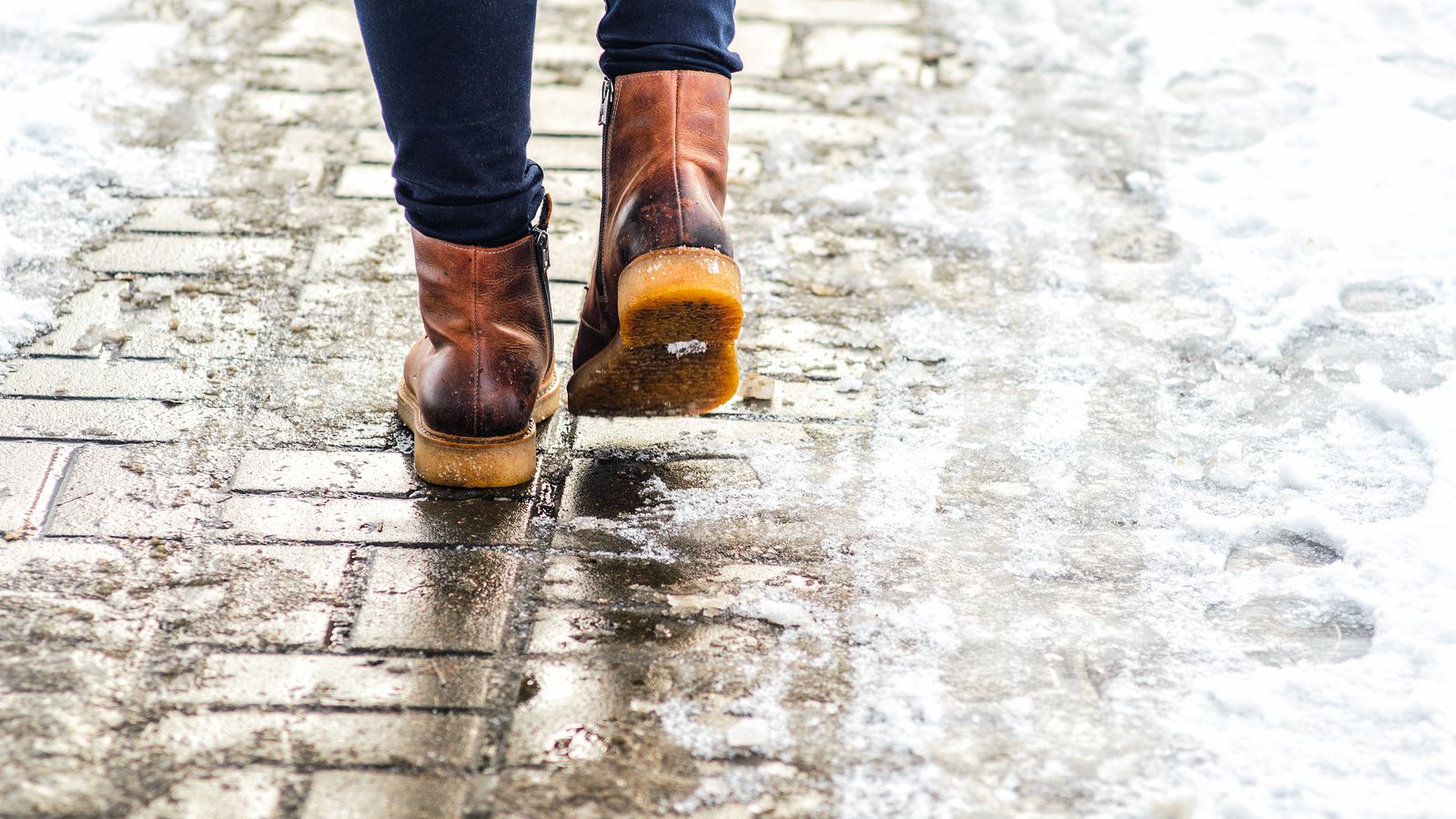 ¿Se pueden impermeabilizar los zapatos? Sí, si sigues estos trucos y consejos