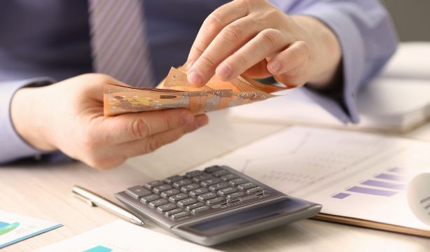 ¿Subsidio para mayores de 52 años o jubilación anticipada? Un experto explica qué compensa más