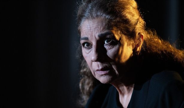 Lolita Flores vuelve a ponerse en la piel de la criada de Bernarda Alba en 'Poncia' (Fuente: Europapress)