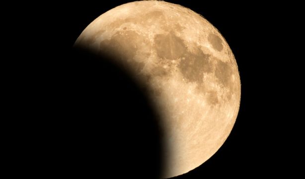 Eclipse parcial de luna: a qué hora y cómo verlo este 28 de agosto