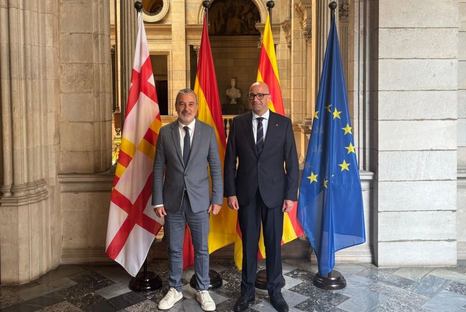 Collboni y Moreno en el Ayuntamiento de Barcelona Collboni y Moreno en el Ayuntamiento de Barcelona