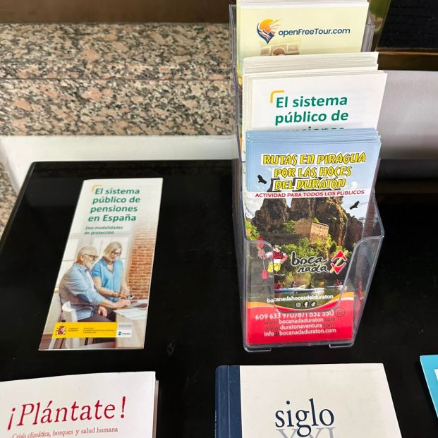 El Imserso reparte folletos sobre pensiones con "datos que no cuentan la situación real del sistema"