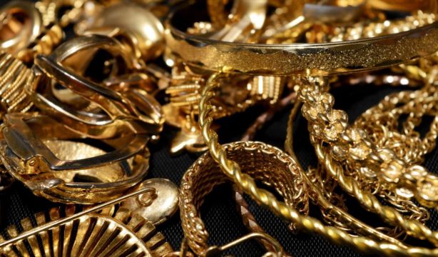 Por qué es importante incluir las joyas y otros objetos personales en el testamento