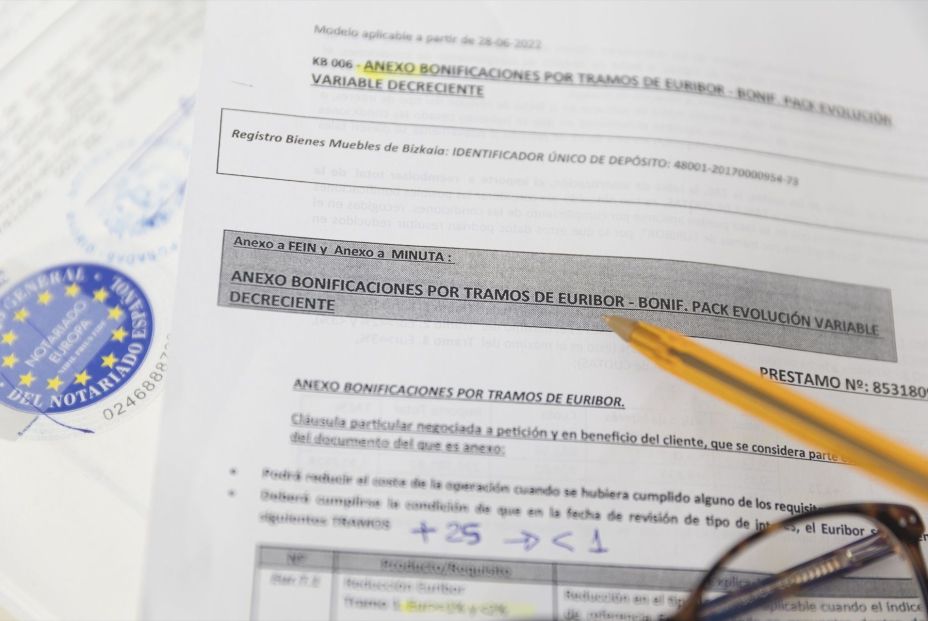 europapress 6181143 documentacion firma hipoteca 15 marzo 2023 madrid espana euribor 12 meses europapress 6181143 documentacion firma hipoteca 15 marzo 2023 madrid espana euribor 12 meses