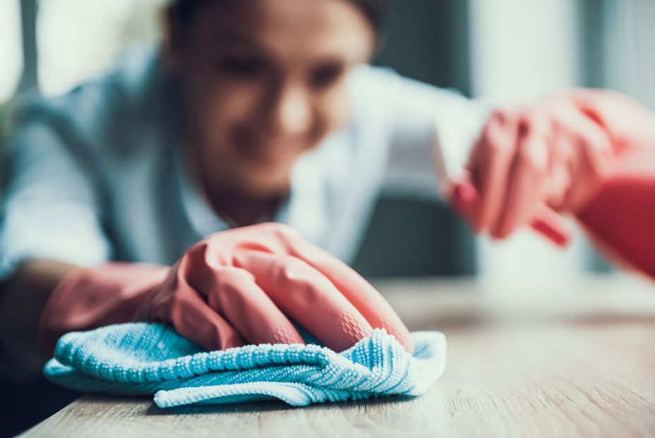 El riesgo oculto de los productos de limpieza: contaminan tu casa casi como el tráfico (Fuente: BigStock)