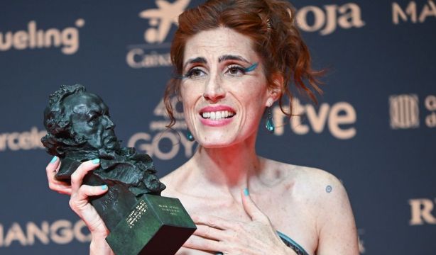 Miriam Garlo, actriz de 'Sorda', publica la novela autobiográfica 'Volar con un ala rota'