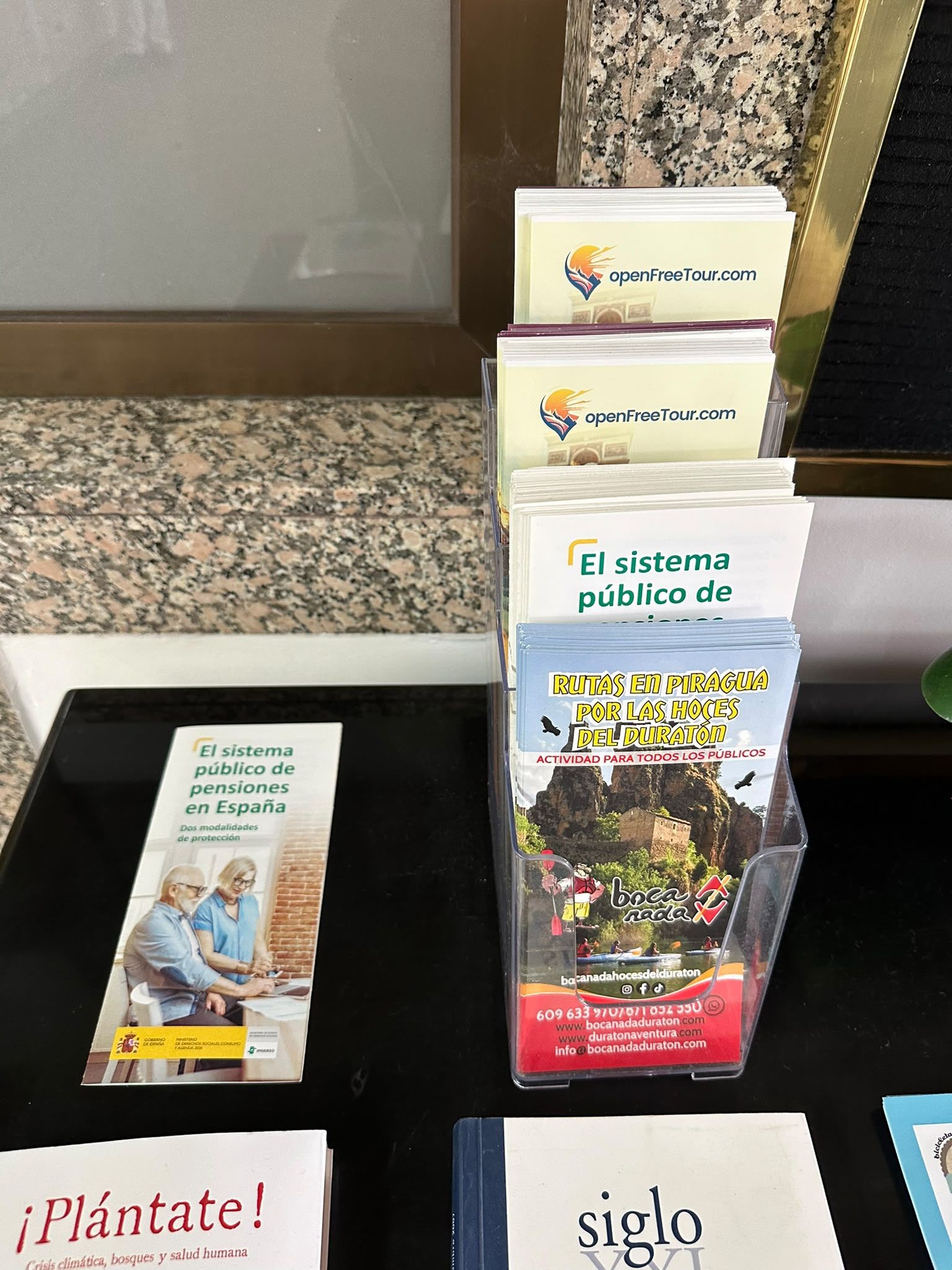 El Imserso reparte folletos sobre pensiones con "datos que no cuentan la situación real del sistema" El Imserso reparte folletos sobre pensiones con "datos que no cuentan la situación real del sistema"
