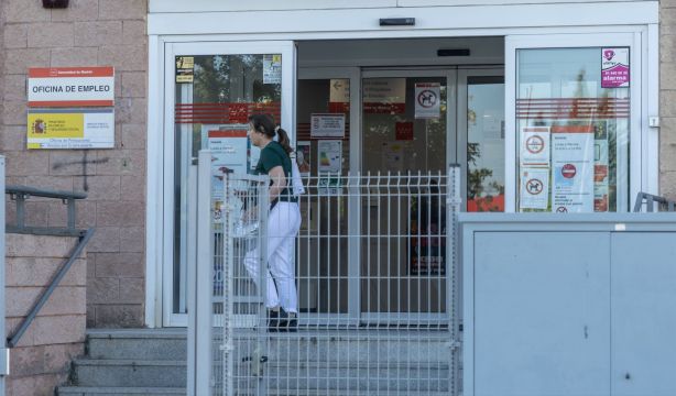 España pierde 163.000 empleos y suma 44.500 parados en agosto España pierde 163.000 empleos y suma 44.500 parados en agosto
