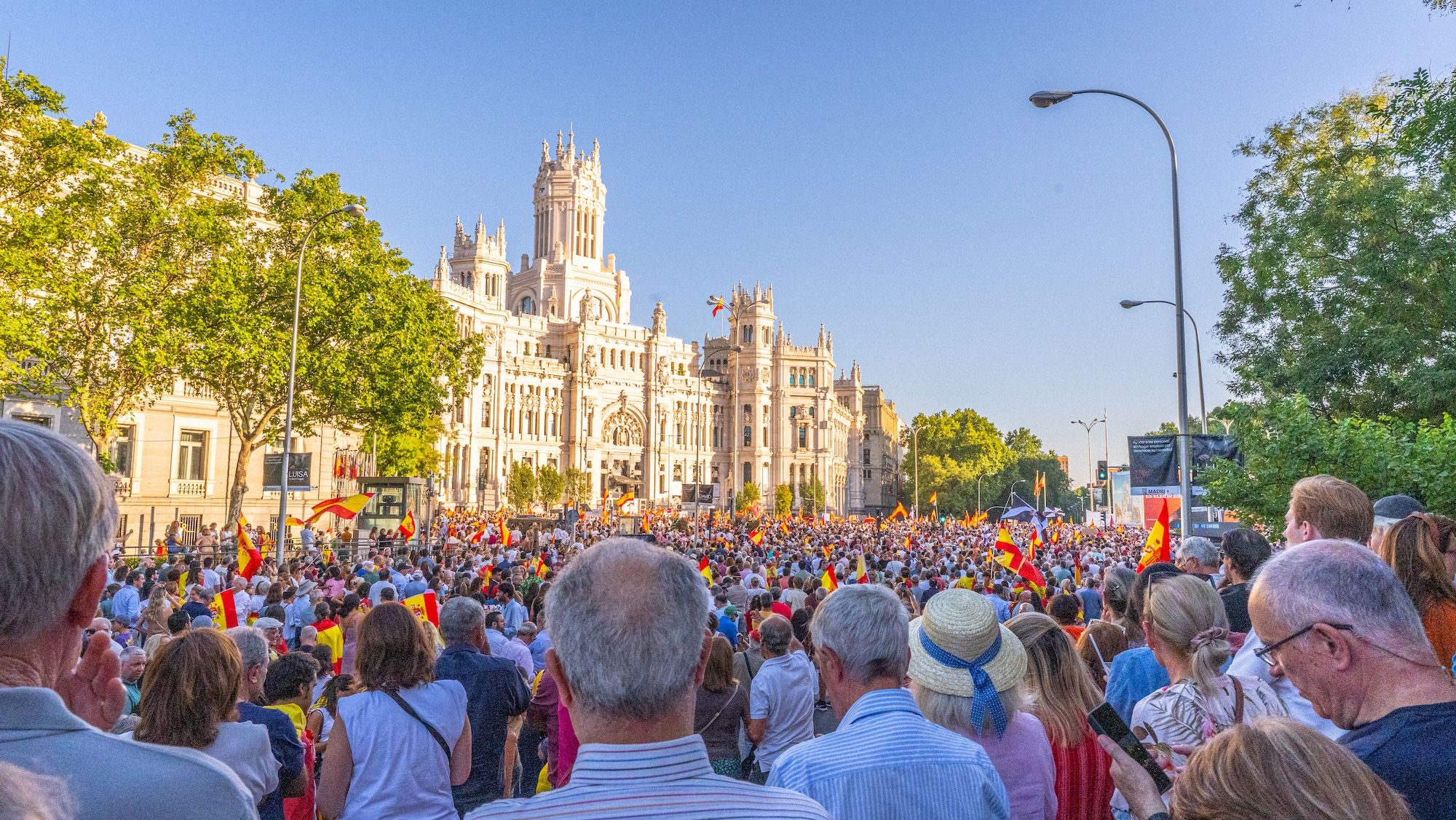 Miles de personas salen a la calle en toda España en apoyo a Ceuta y contra la gestión del Gobierno