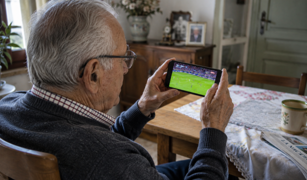La Guardia Civil alerta de una estafa con aplicaciones falsas de visualización de partidos de fútbol