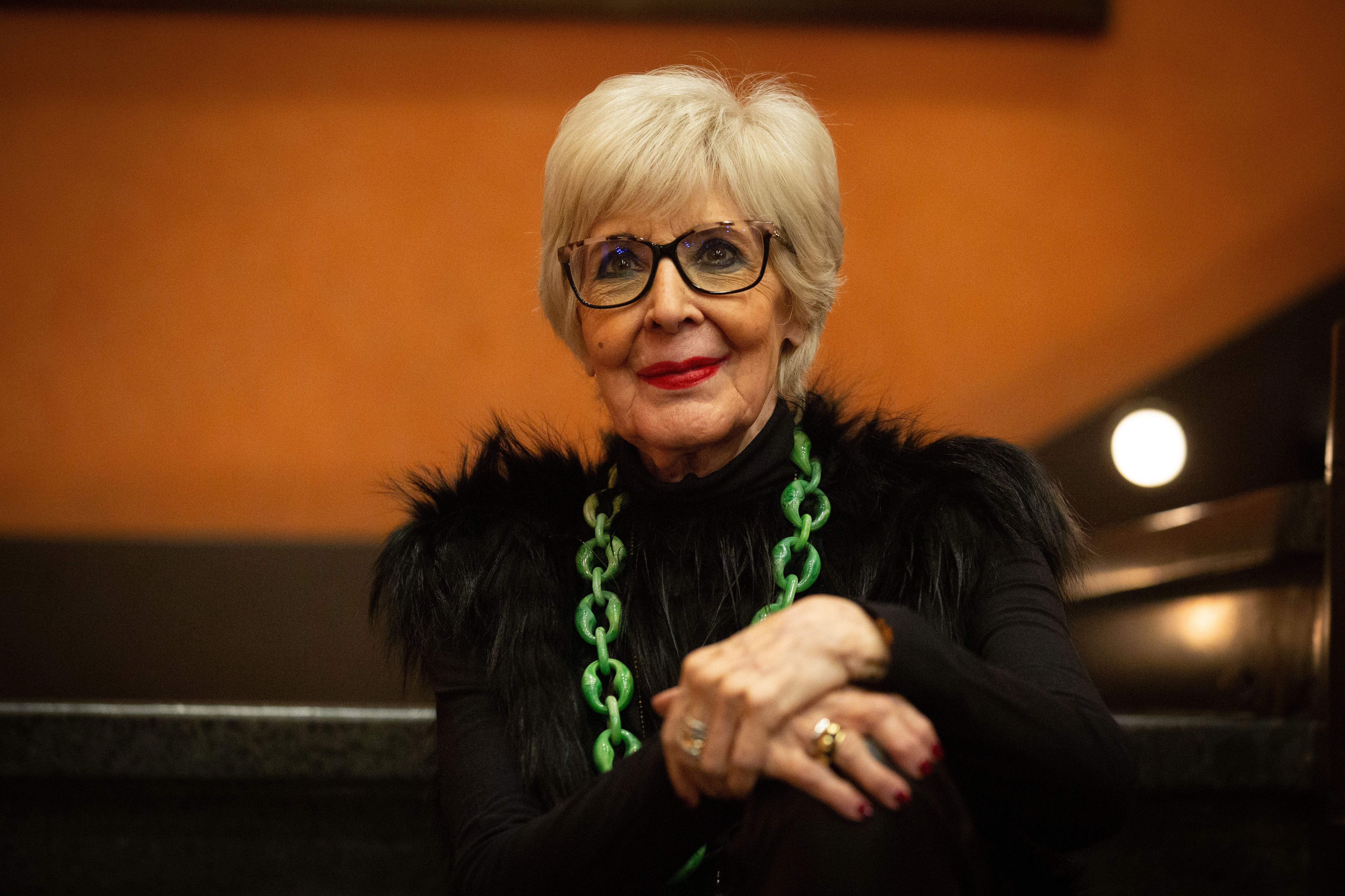 La actriz Concha Velasco posa en la presentación de su obra `El Funeral´ cuyo director es su hijo Manuel Martínez Velasco en el Teatro Borràs en Barcelona Foto: EuropaPress 