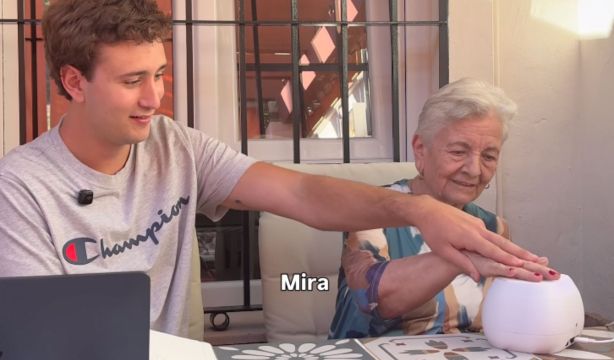 Crea un dispositivo para ayudar a su abuela: Welyto, un instrumento contra la soledad y el alzhéimer (Instagram: @joseroperob) Crea un dispositivo para ayudar a su abuela: Welyto, un instrumento contra la soledad y el alzhéimer (Instagram: @joseroperob)