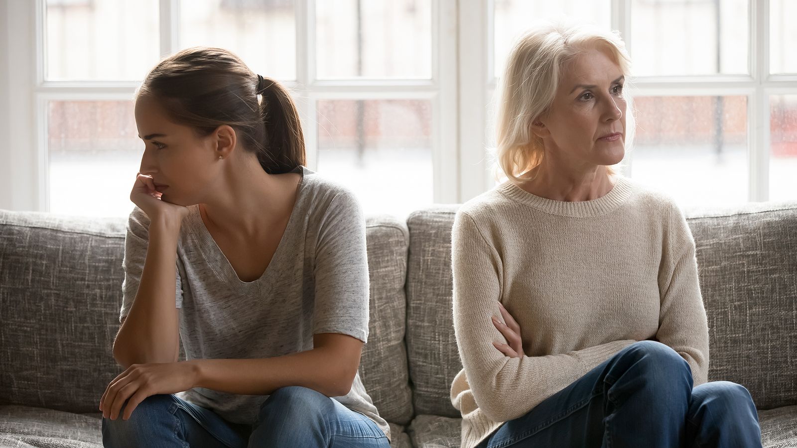 Cataluña permite desheredar a los hijos por falta de relación no es necesario acreditar maltrato Cataluña permite desheredar a los hijos por falta de relación no es necesario acreditar maltrato
