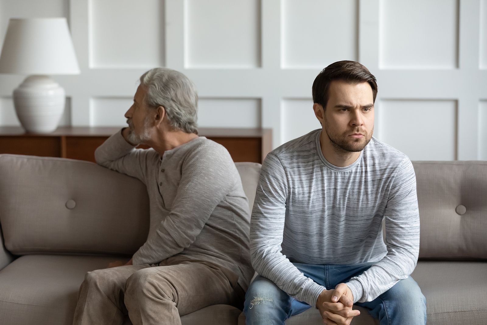 Desheredar a un hijo con el que no tienes relación el requisito que exige la ley para hacerlo