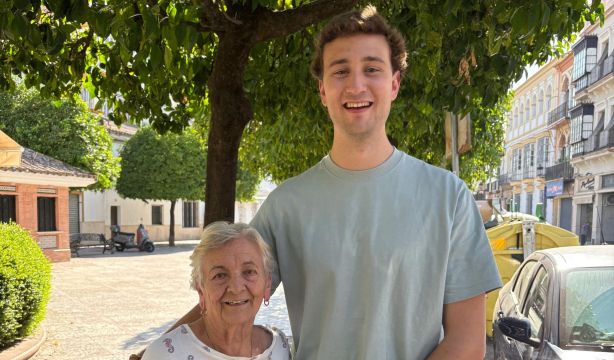 Un joven crea Welyto, un dispositivo para hacer frente a la soledad y el alzhéimer de su abuela (Cedida por el entrevistado)