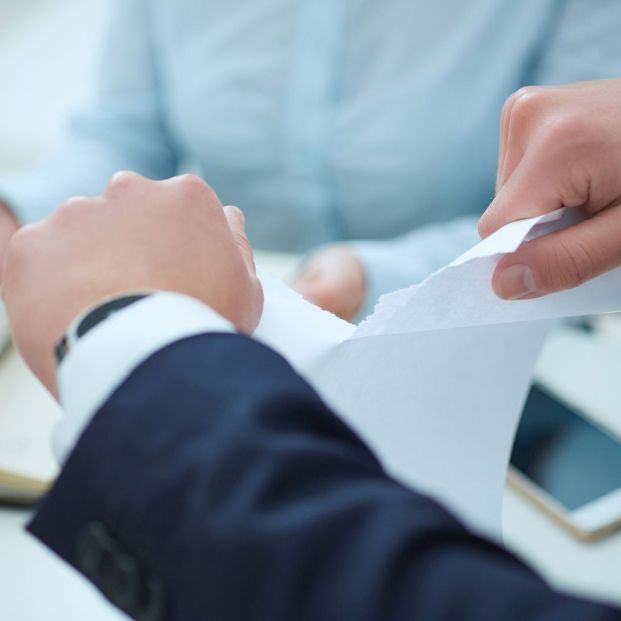 Herencias envenenadas: más de 55.000 personas renuncian a cobrarlas cada año