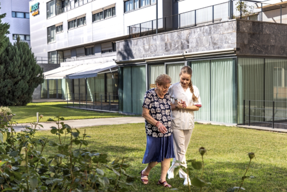 El modelo de atención de Caser Residencial que apuesta por un cuidado centrado en la persona