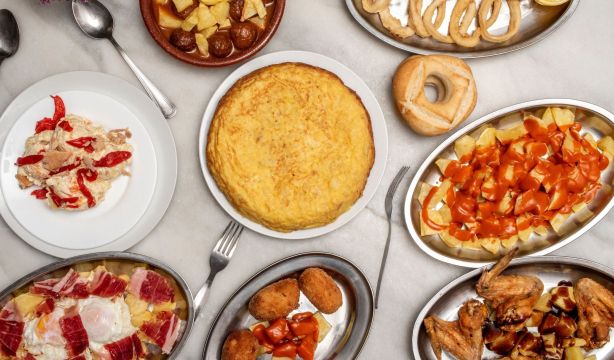 ¿Tortilla de patatas, paella o jamón ibérico? Este es el plato que mejor representa a España (Bigstock)