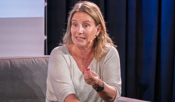 Natalia de Santiago da el truco a los sénior para no caer en fraudes digitales: "Doble comprobación"