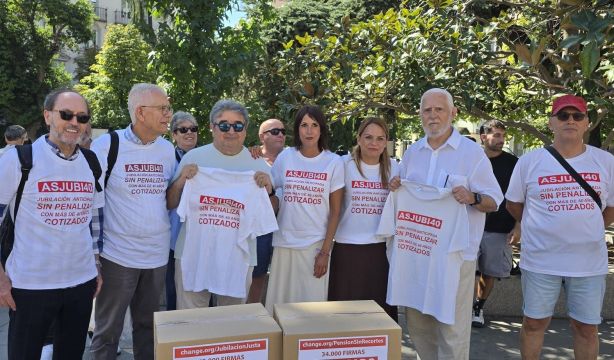 El Gobierno desvela que solo 95.500 jubilados de largas carreras cobran el 'plus Escrivá'