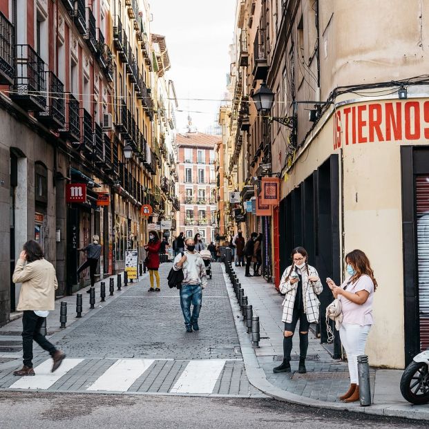 El código postal deja huella en el cerebro: el barrio donde vives influye en la edad cerebral