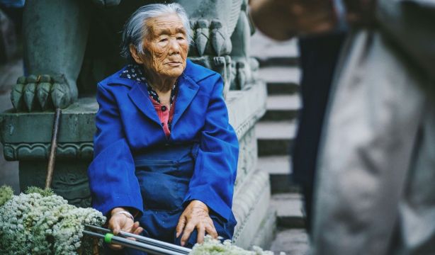 Japón supera por primera vez las 100.000 personas centenarias, y la mayoría son mujeres