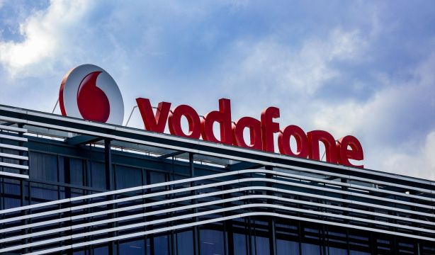 Vodafone, condenada a pagar 10.000 euros a un cliente por incluirlo en el fichero de morosos
