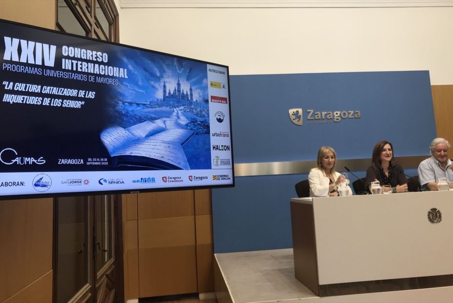Alumnos sénior de toda España se dan cita en Zaragoza: "Aprender es una pasión"
