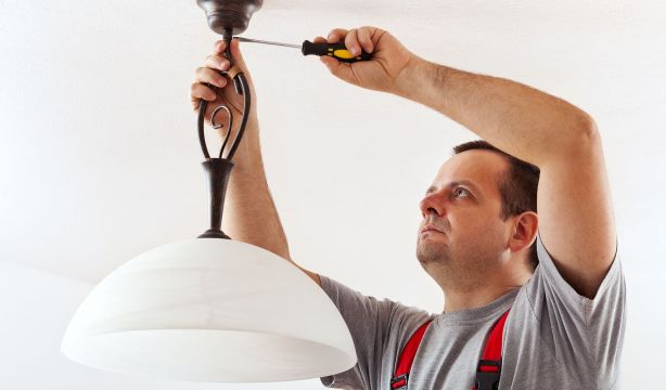 El servicio de 'manitas' del seguro del hogar ya es el segundo motivo para usar la póliza. Foto: bigstock El servicio de 'manitas' del seguro del hogar ya es el segundo motivo para usar la póliza. Foto: bigstock