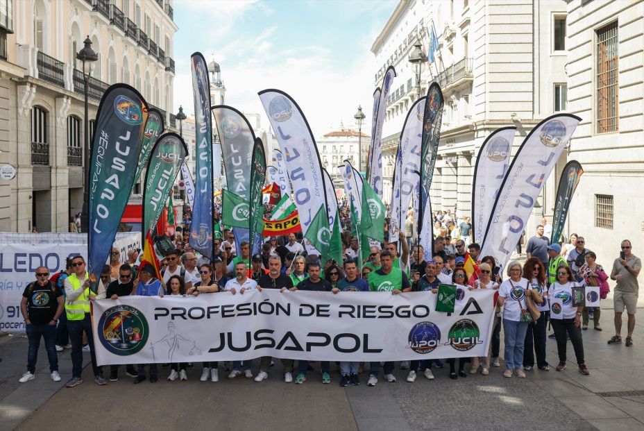 Avances en la negociación para mejorar la jubilación de policías y guardias civiles Avances en la negociación para mejorar la jubilación de policías y guardias civiles