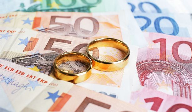 El SEPE permite cobrar la viudedad y el subsidio para mayores de 52 años este es el límite