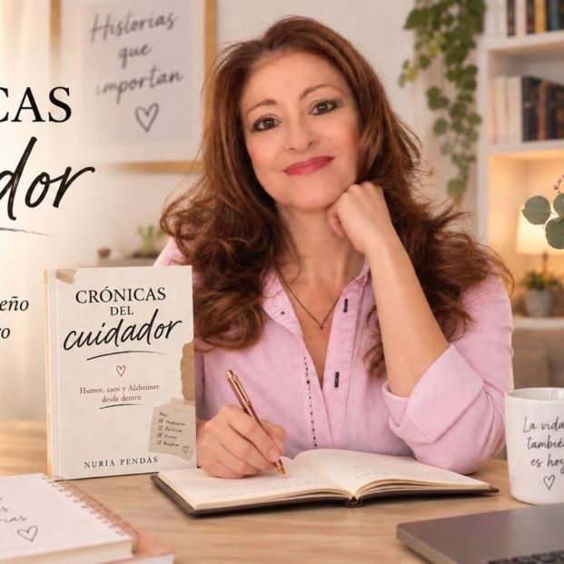 'Crónicas del cuidador': convierte en un libro los seis años cuidando a su madre con alzhéimer (Nuria Pendás)