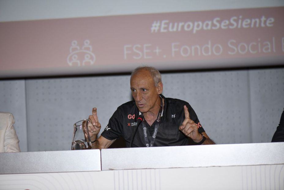 Fermín Cacho: "No te van a juzgar por las veces que te caes, sino por las veces que te levantas" Fermín Cacho: "No te van a juzgar por las veces que te caes, sino por las veces que te levantas"