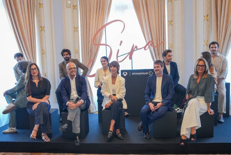 Adriana Ugarte vuelve como Sira Quiroga en la continuación de 'El tiempo entre costuras' (Fuente: EuropaPress) Adriana Ugarte vuelve como Sira Quiroga en la continuación de 'El tiempo entre costuras' (Fuente: EuropaPress)