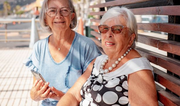 ¿Por qué algunas personas envejecen de forma distinta?
