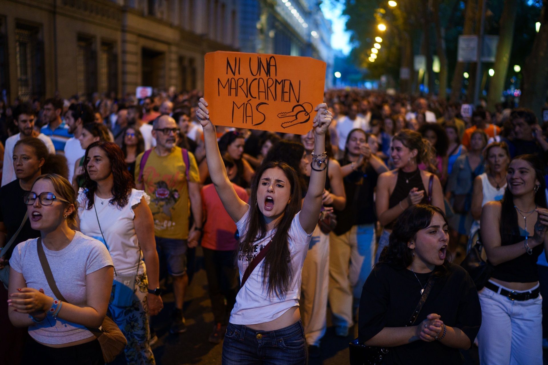 El Gobierno divide en dos el 'decreto Maricarmen': medidas antidesahucios y prórroga de alquileres El Gobierno divide en dos el 'decreto Maricarmen': medidas antidesahucios y prórroga de alquileres