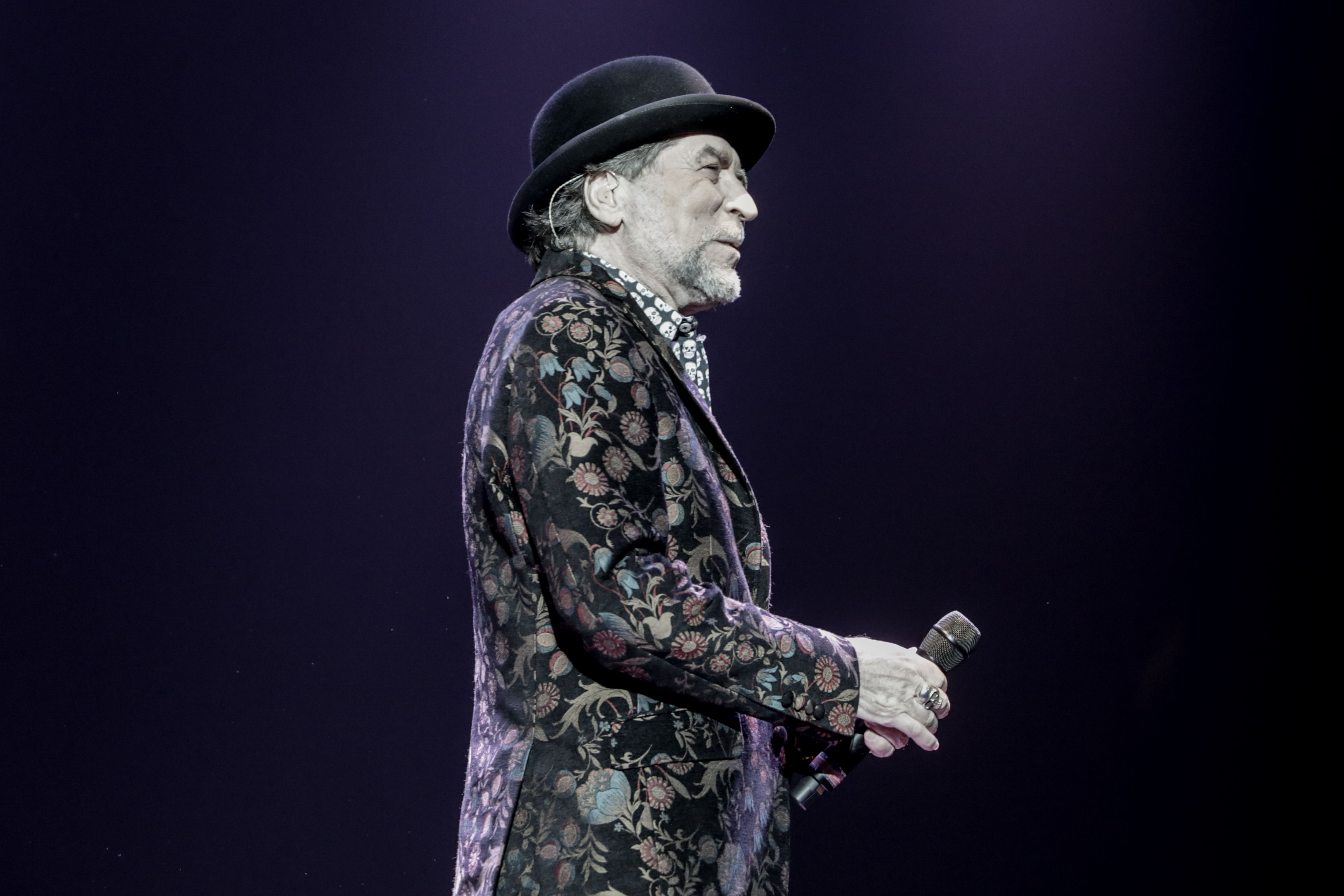 Joaquín Sabina, en la UCI y "estable" tras ser operado de urgencia de un "hematoma intracraneal"