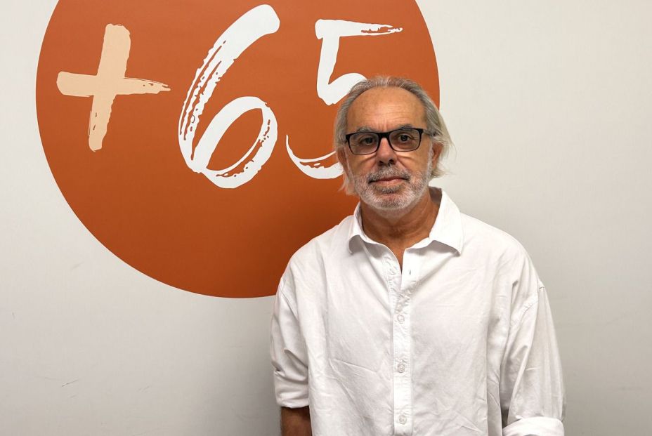 Javier Serra, bailarín a los 60 años: "Ojalá lo hubiese hecho antes; el baile me llena de vida" Javier Serra, bailarín a los 60 años: "Ojalá lo hubiese hecho antes; el baile me llena de vida"