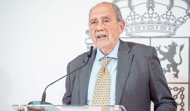 Carlos San Juan  y Asufin se movilizan para pedir la aprobación del Defensor del Cliente Financiero. Foto: europapress