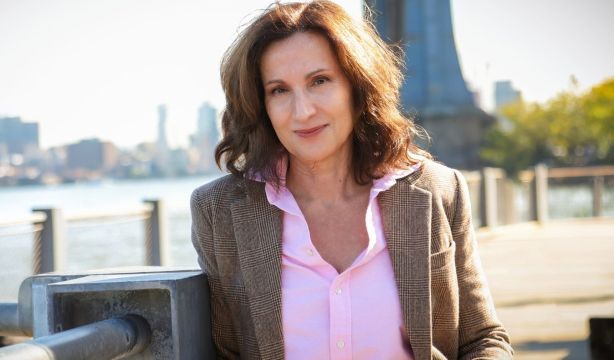 Paloma Sánchez-Garnica reabre el misterio de la muerte de Kennedy en 'Un hombre de honor'
