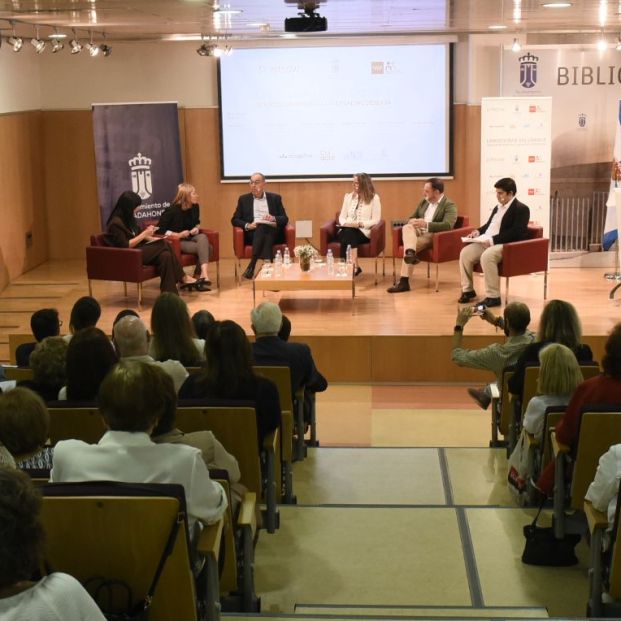 De las farmacias a la IA, pasando por la salud digital: soluciones frente a la soledad no deseada
